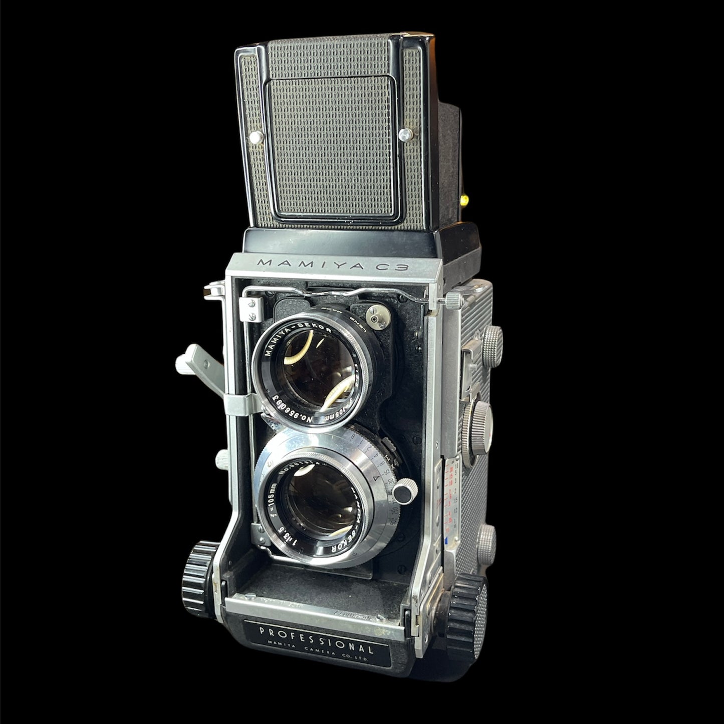 Mamiya C3 w/ WLVF & 105mm f/3.5 Lens B#230077 L#961914 L#956093