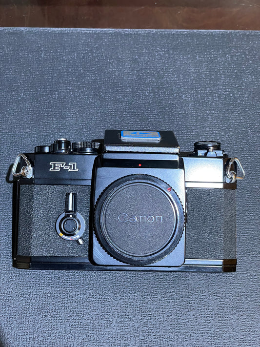 Canon F1 F-1 camera body in good working condition. Special viewfinder !!